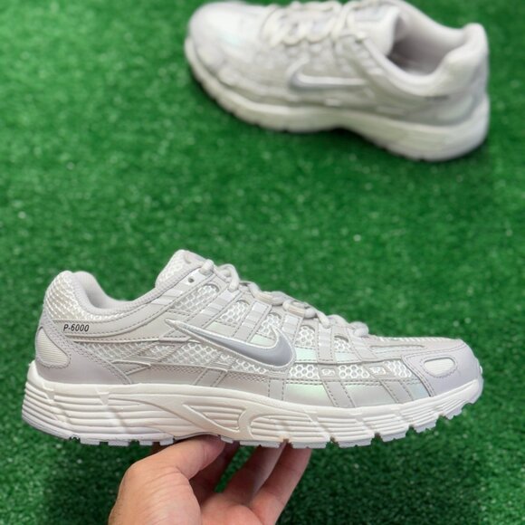 Nike P-6000 SE Summit White Vast Grey Wolf Grey Womens IF1756-100 VNDS Sz 7.5 - Picture 1 of 7